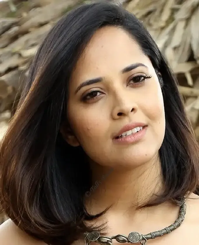 INDIAN ACTRESS ANASUYA BEAUTIFUL LONG HAIR FACE CLOSEUP 7